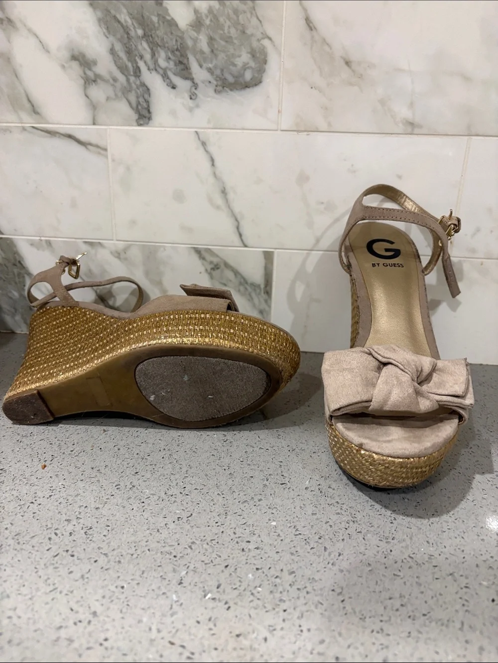 G by Guess Taupe Bow 7.5 Espadrille Platform Sandals fair condition